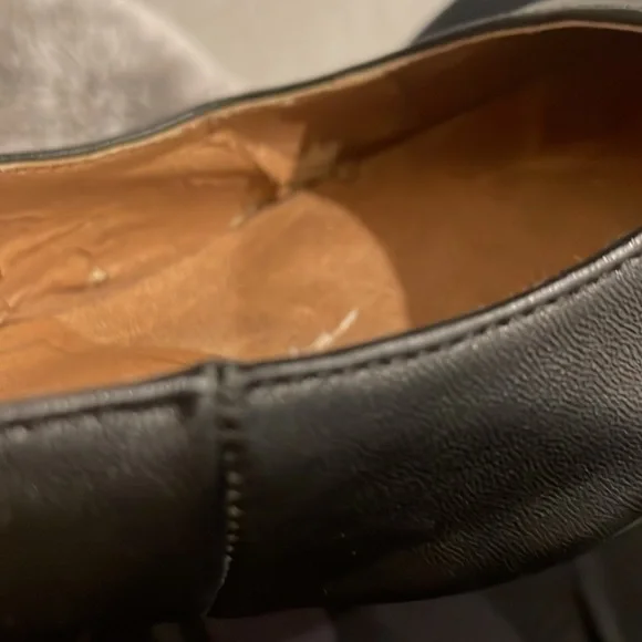 Vionic black leather pumps, EUC, size 9 - Picture 9 of 9